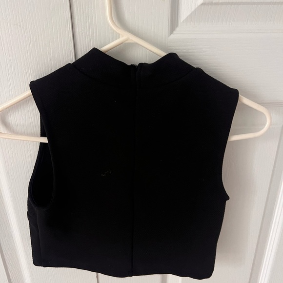Black crop top turtleneck - Picture 2 of 2